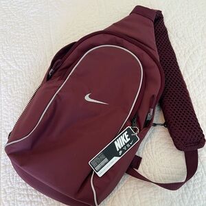 Nike Essentials Sling Bag 8L